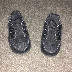 Baby Black Harrauches